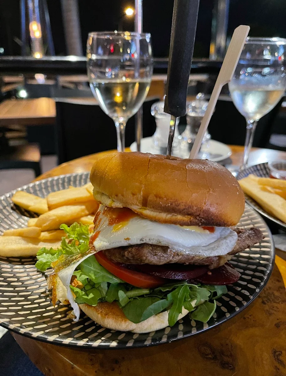 Steak Burger, Merrimac Tavern & Cellarbrations Bottleshop