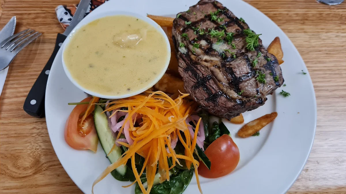 Beef and Reef, Blenheim Inn Hotel