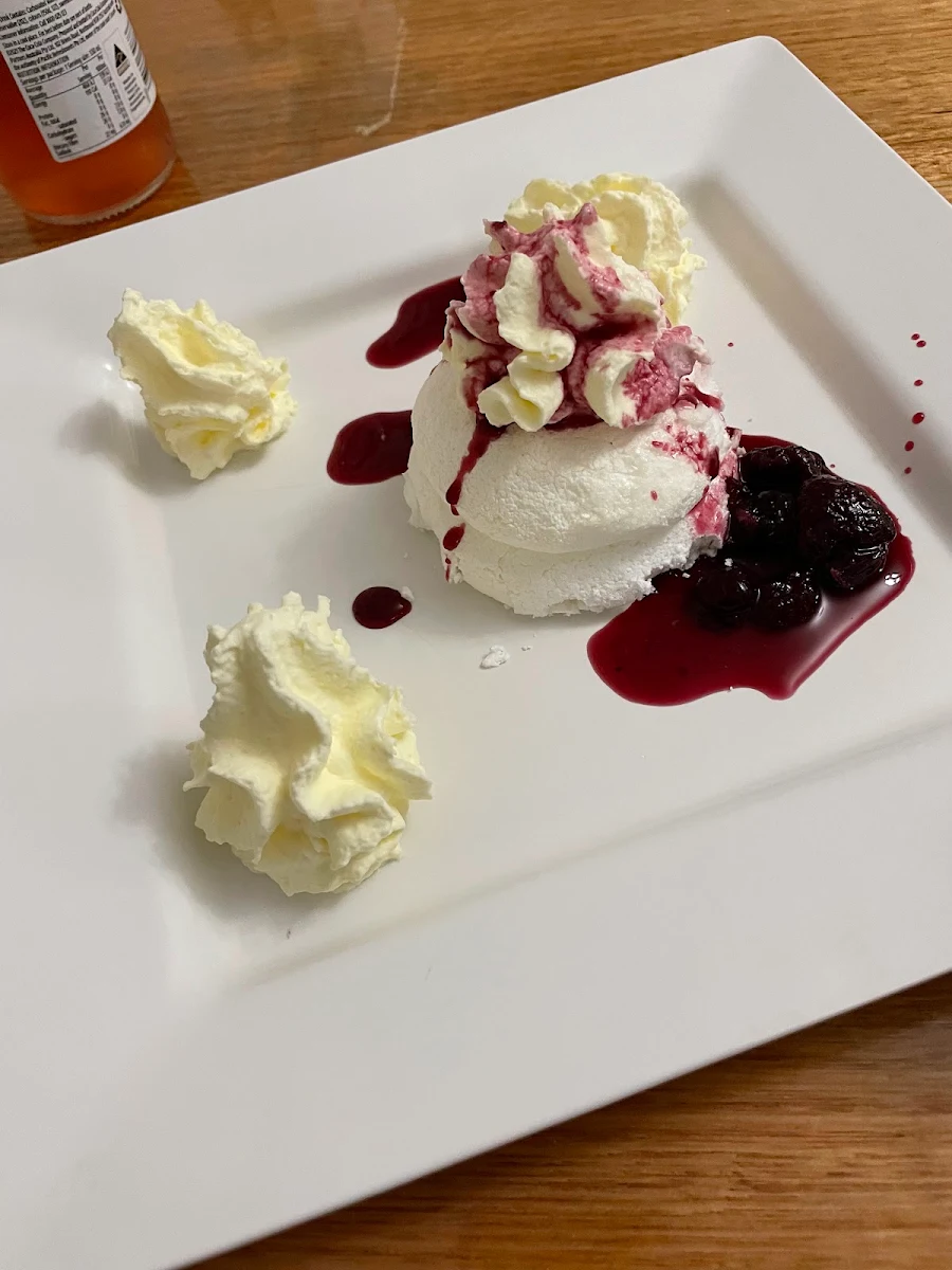 Pavlova, Blenheim Inn Hotel