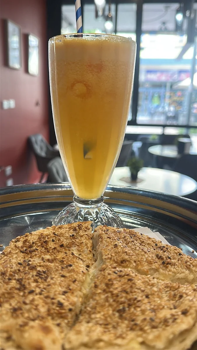 Highlights, Tarboosh Café