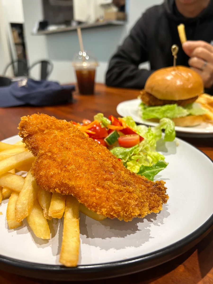Schnitzel, Cafe Raon