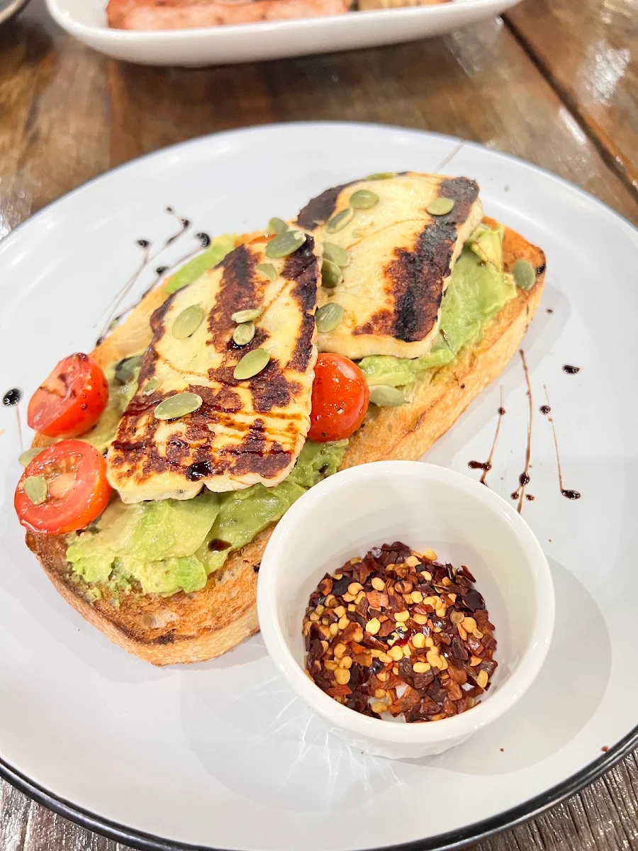 Smashed Avocado, Cafe Raon