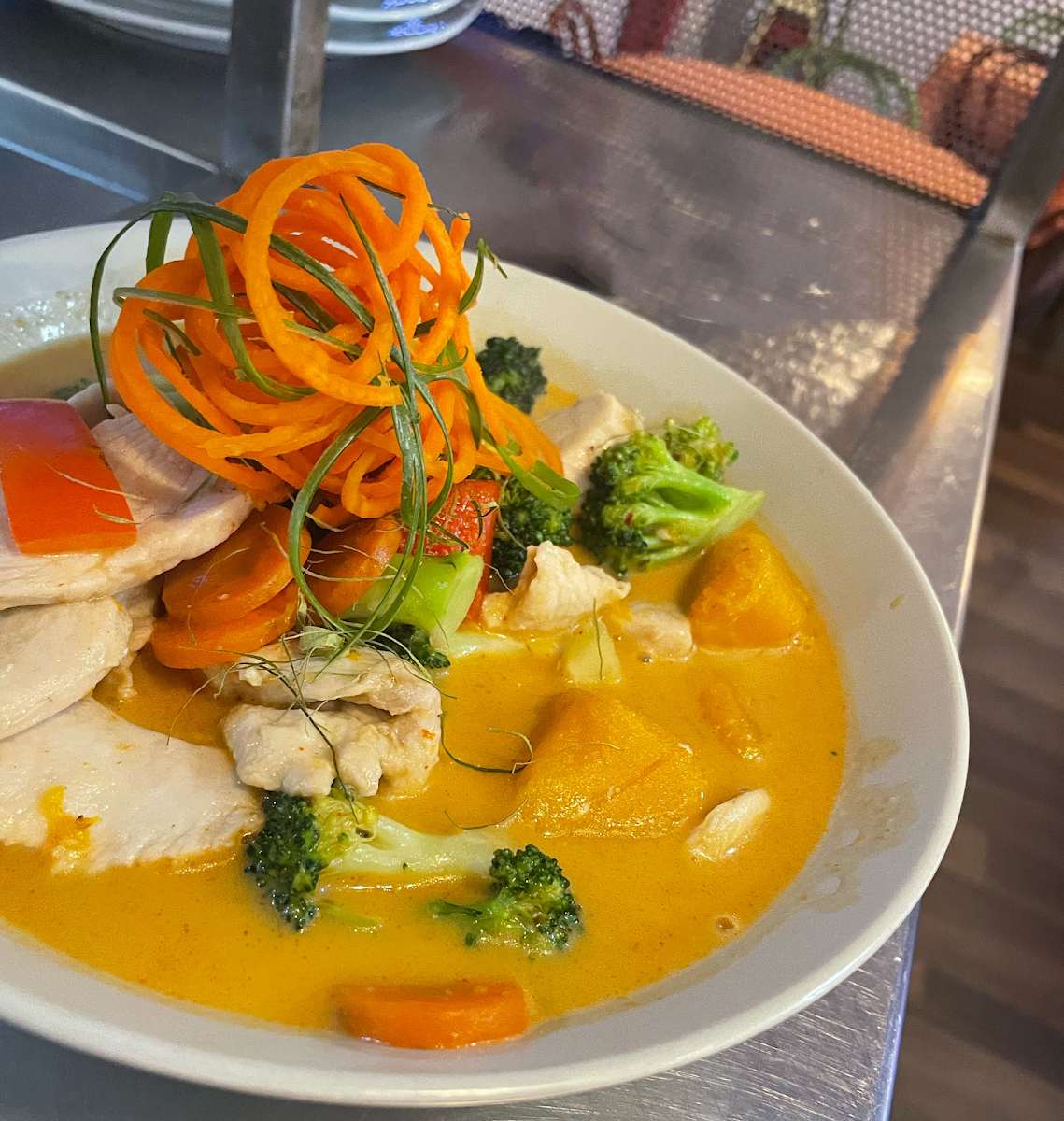 Highlights, Cafe de Orient