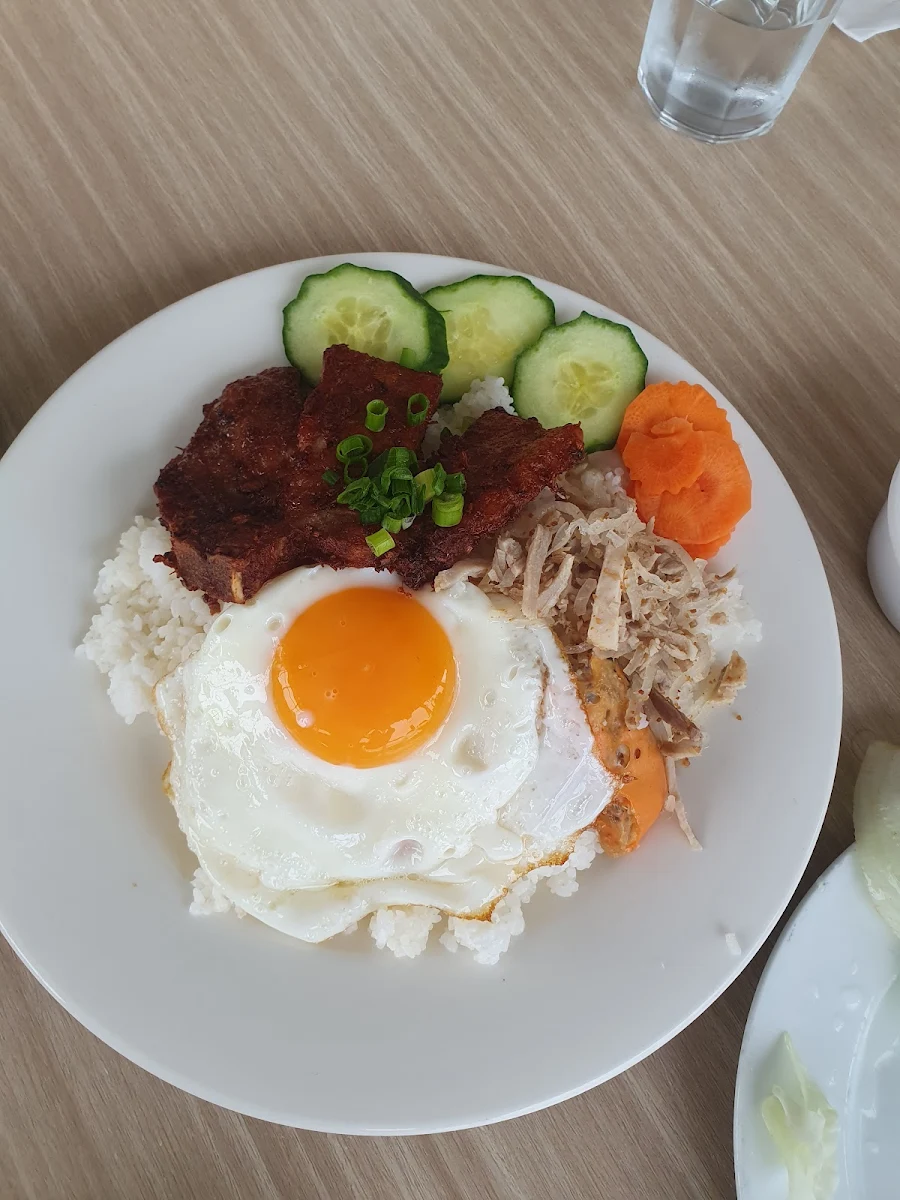 Broken Rice with Pork Chop and Shredded Pork