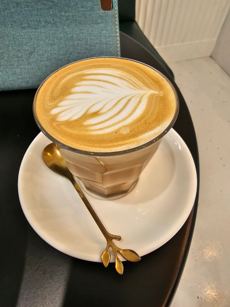 Latte, Bernie's Deli