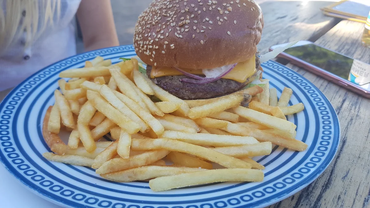 Cheese Burger & Chips