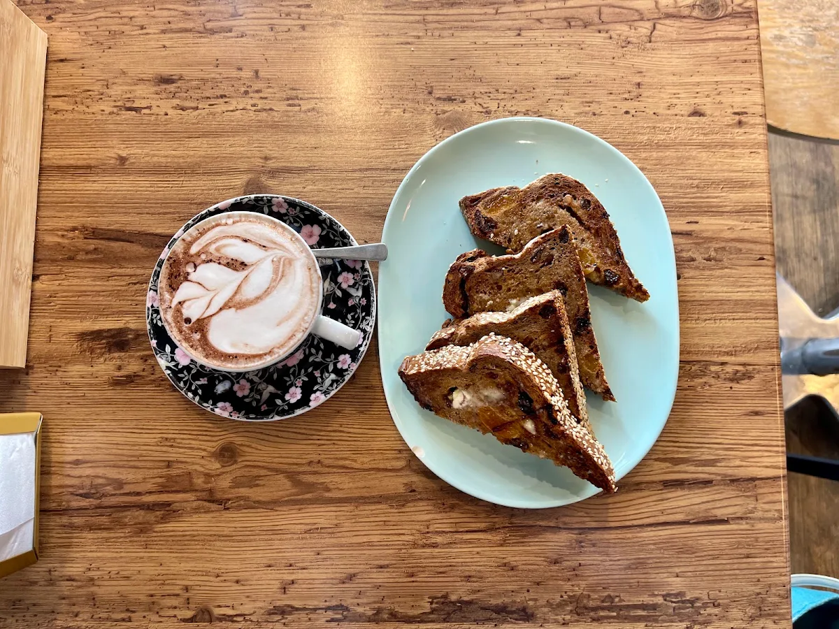 Highlights, The Victoria Lounge Cafe & Sandwich Bar.