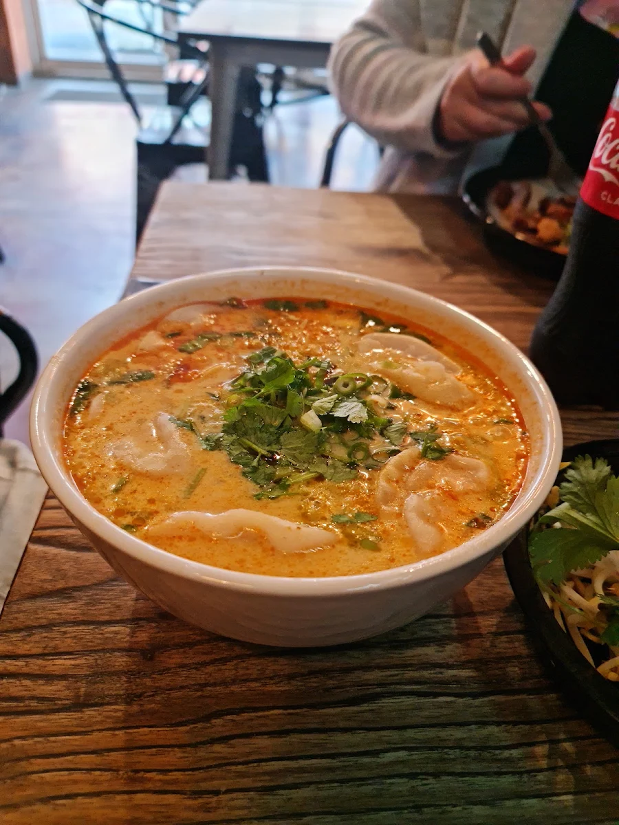 Chicken Dumpling Laksa