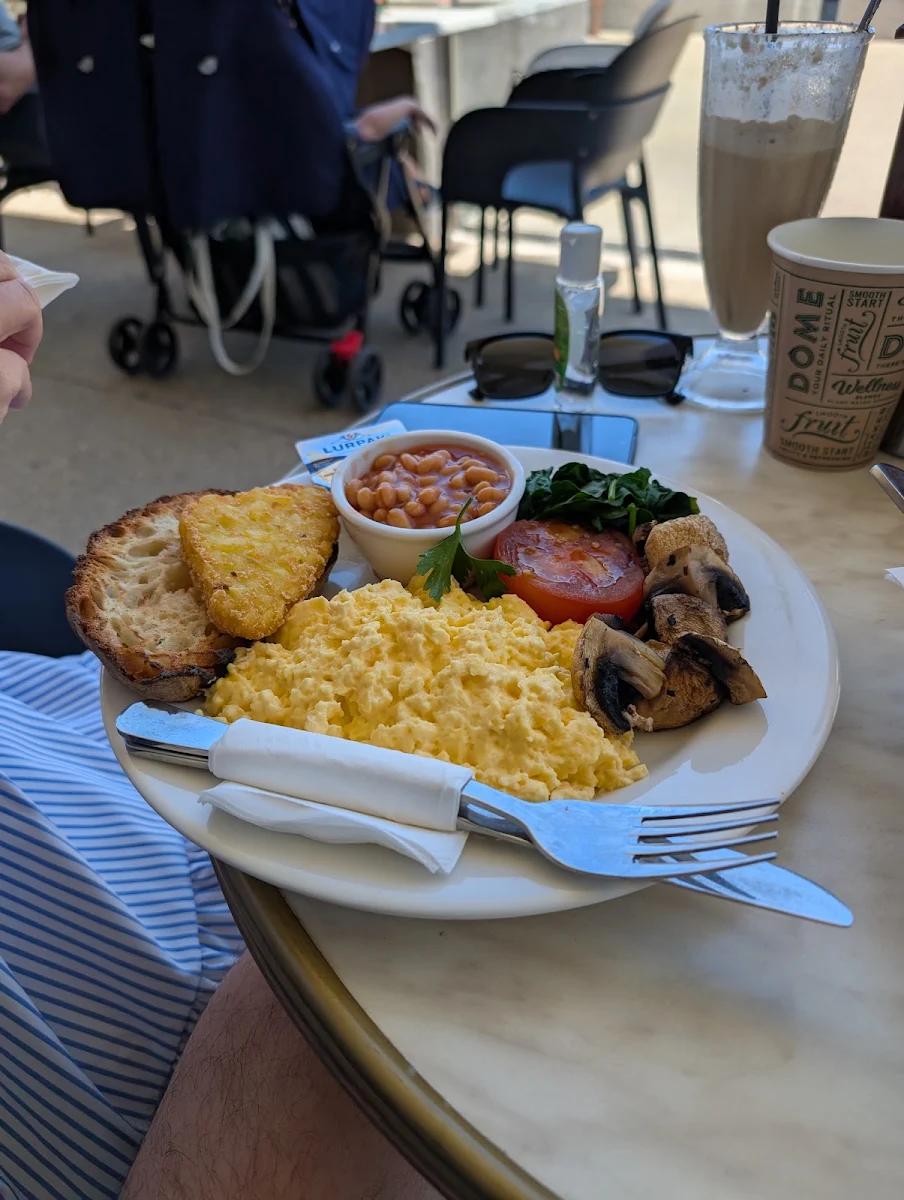 Highlights, Dôme Café - Scarborough Beachfront