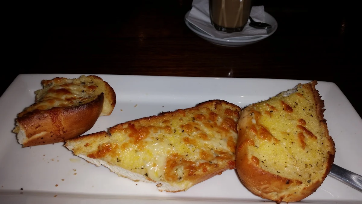 Cheese Garlic Bread, Kealba Hotel