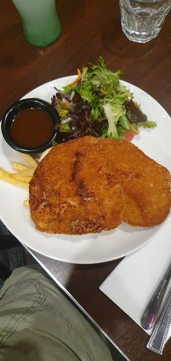 Chicken Schnitzel, Kealba Hotel