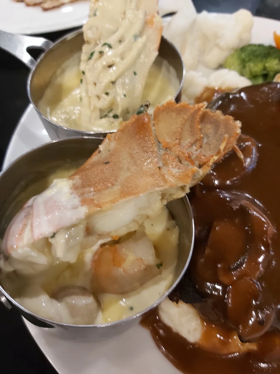 Make It Surf N Turf, Kealba Hotel