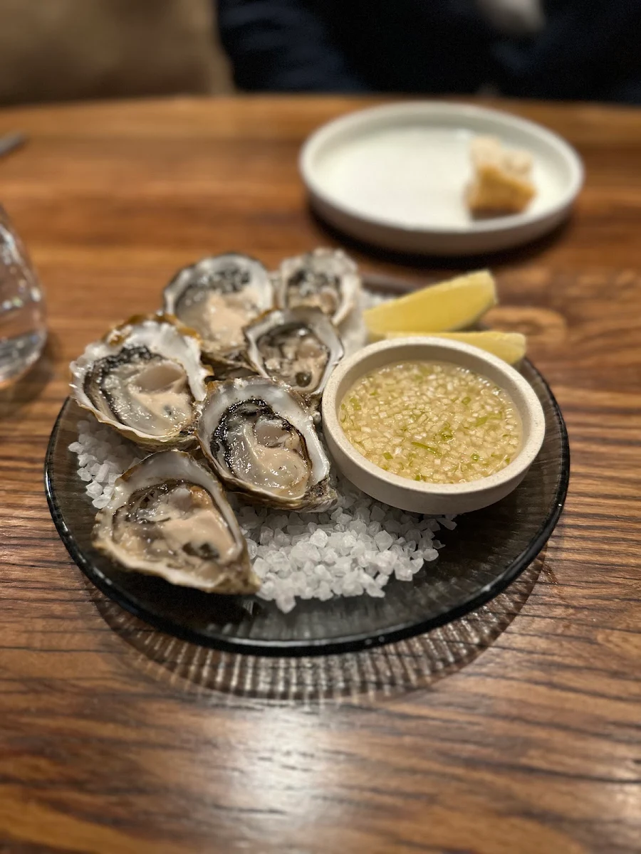 Half Full Dozen Oysters Natural
