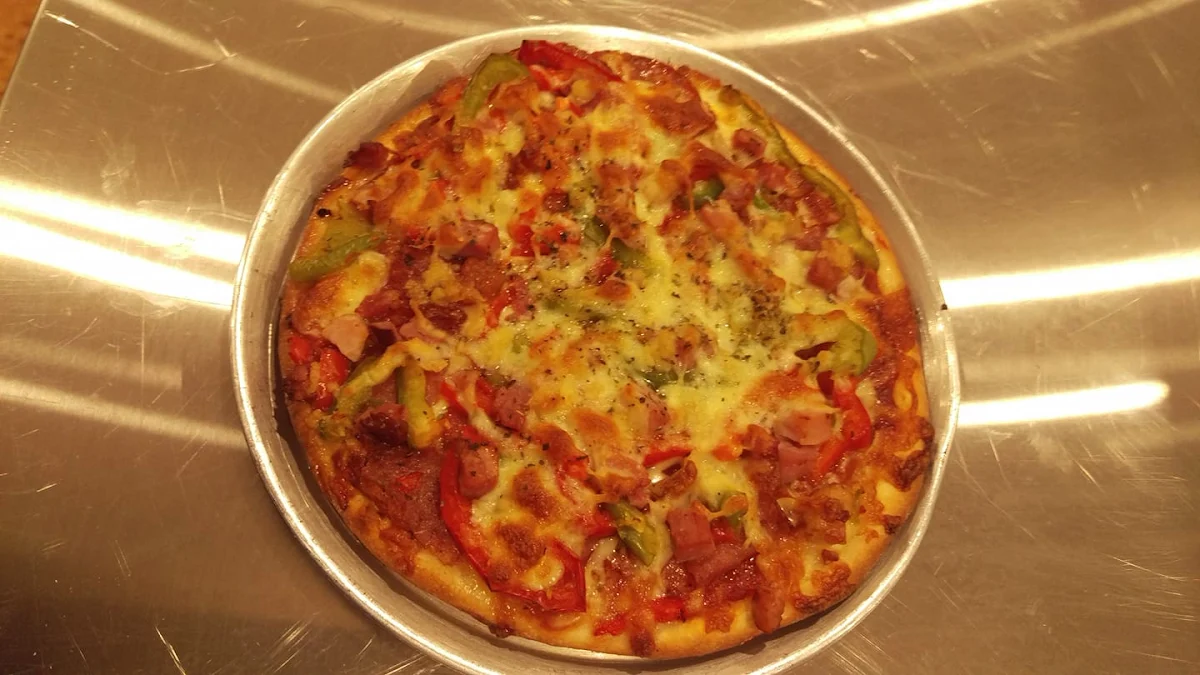 Highlights, Zdrazil's Pizza