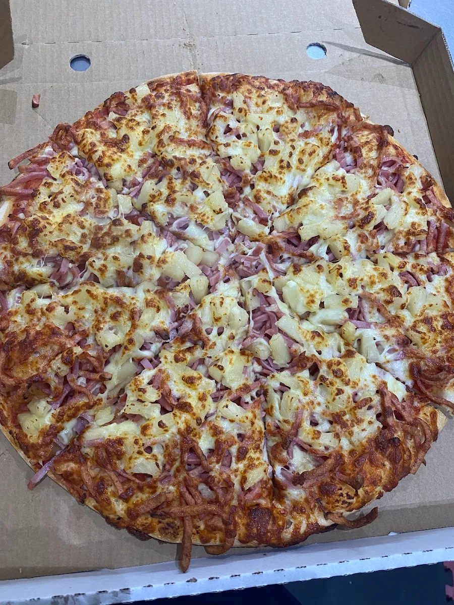 Highlights, Larry's Pizza