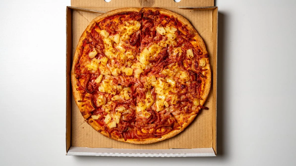 Highlights, Larry's Pizza