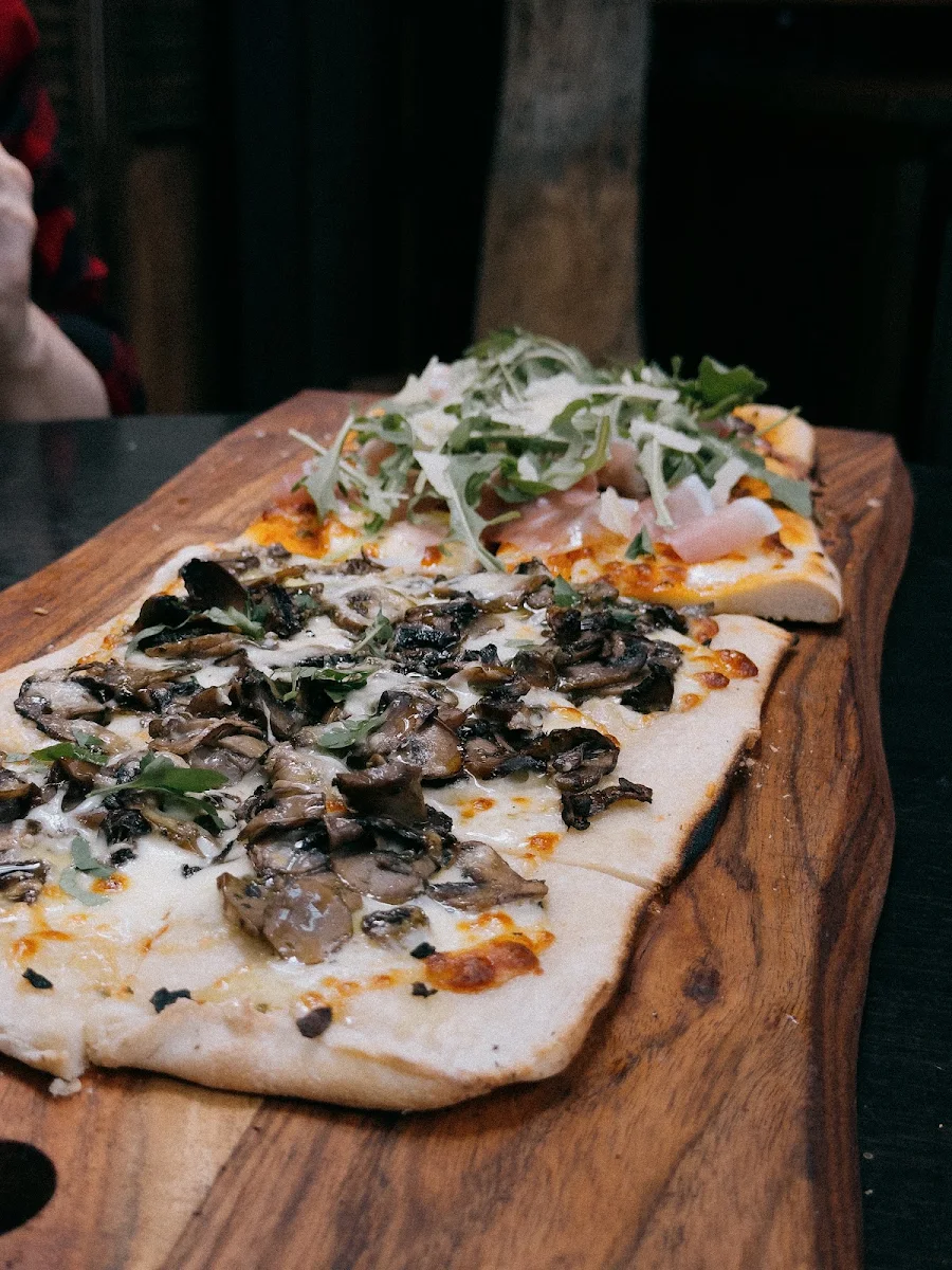 Highlights, T'Gallant Pizzeria