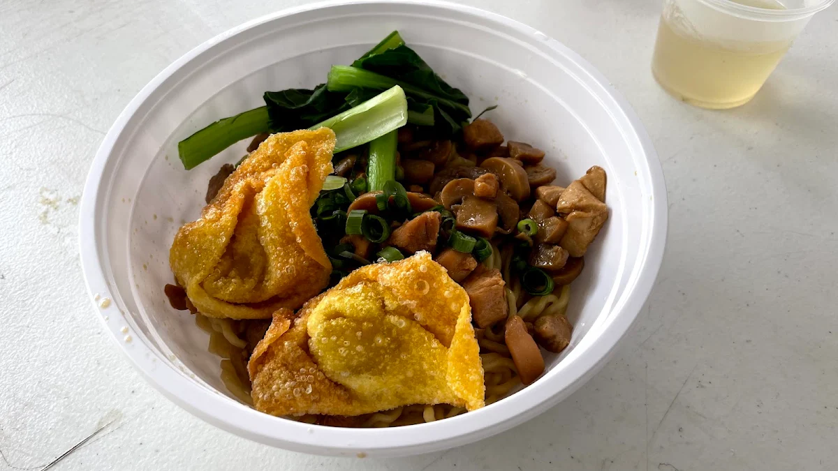 Chicken & Mushroom Noodles Bakmi Ayam Jamur