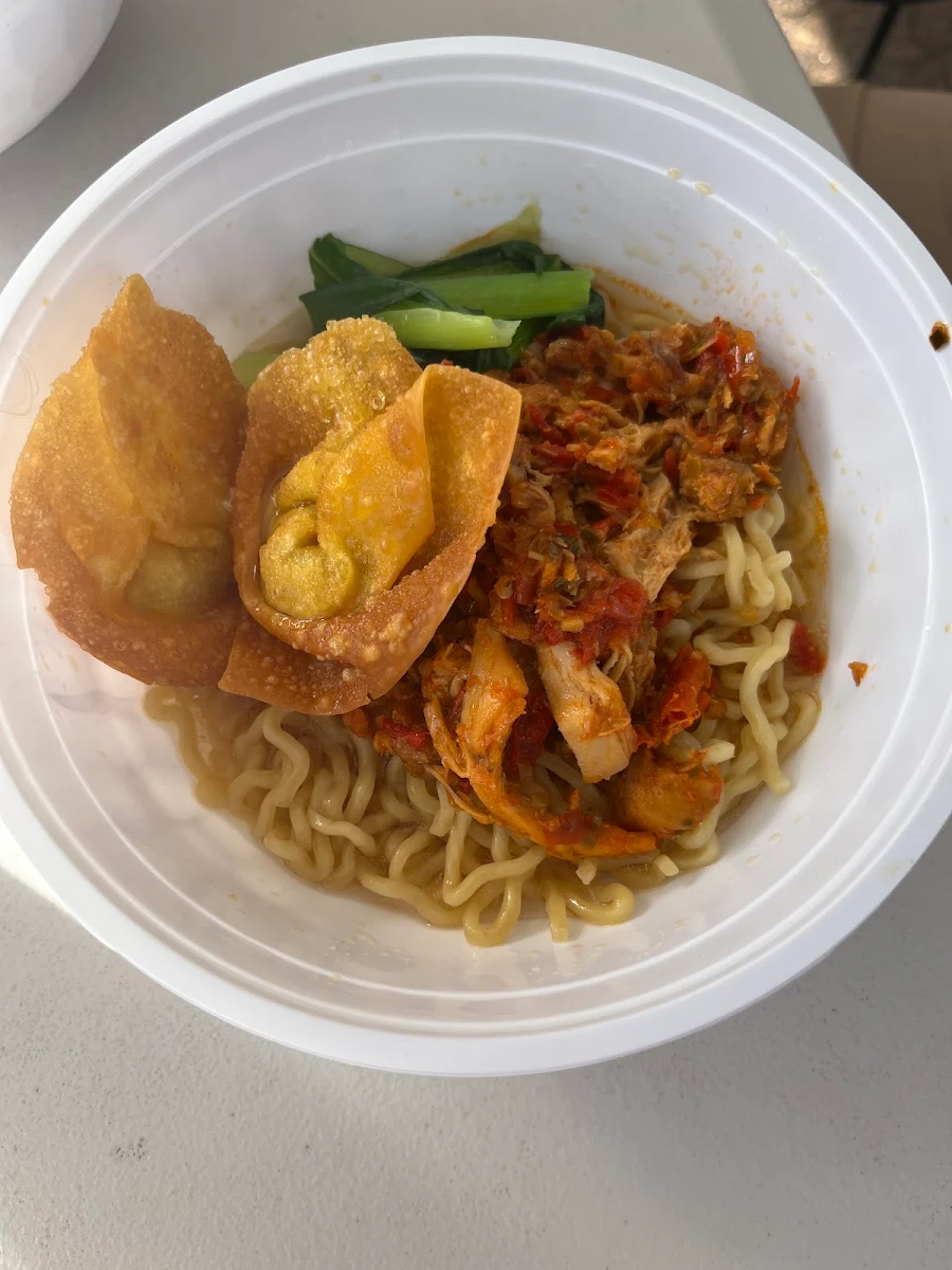 Green Chili Chicken Noodles Bakmi Ayam Cabe IJO