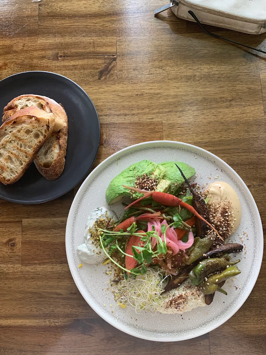 Highlights, Lulu's Cafe