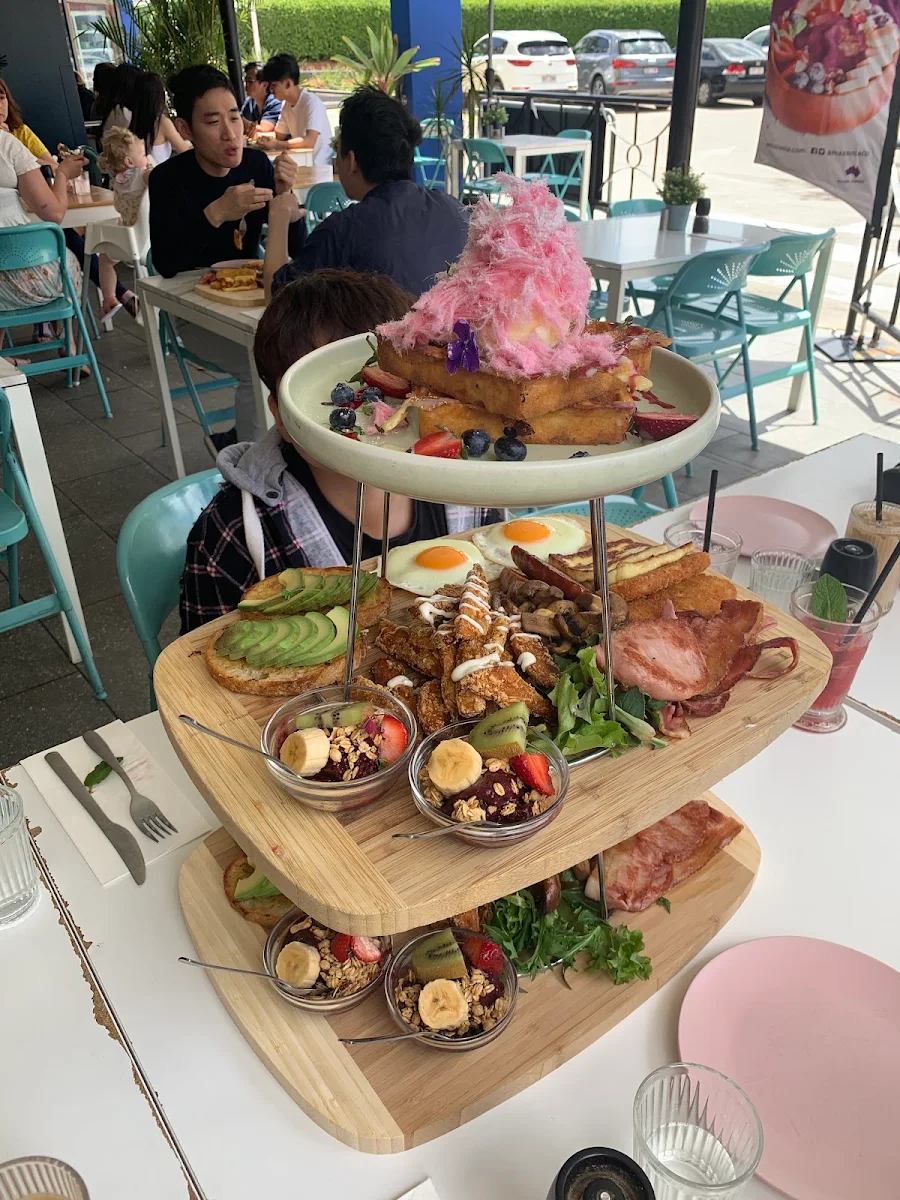 Super Tower, Little Dreamer Cafe