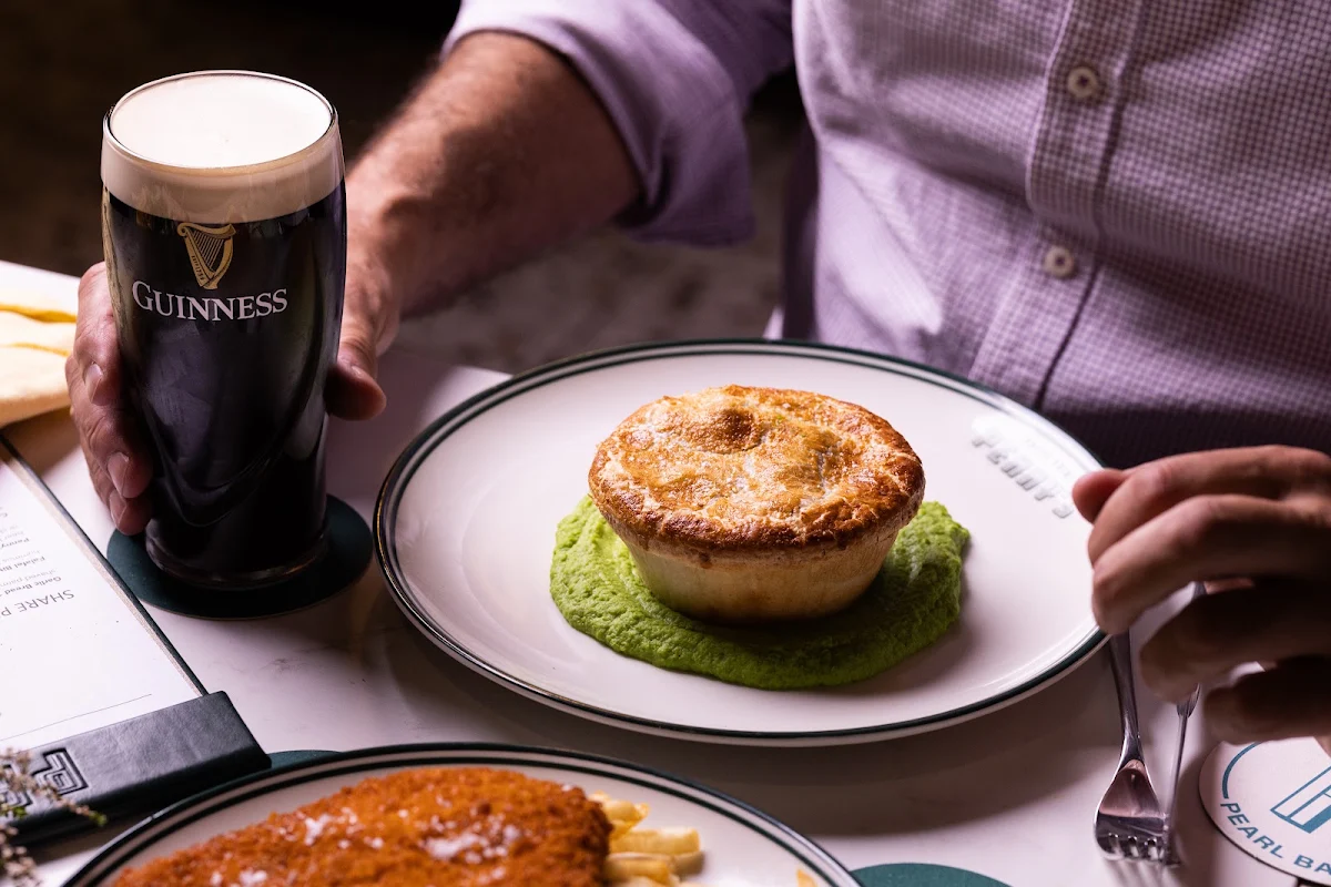Beef & Guinness Pie, Pennys Hotel