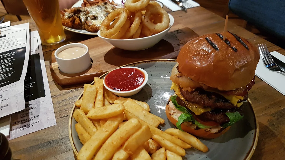Big Boy Burger, Pennys Hotel