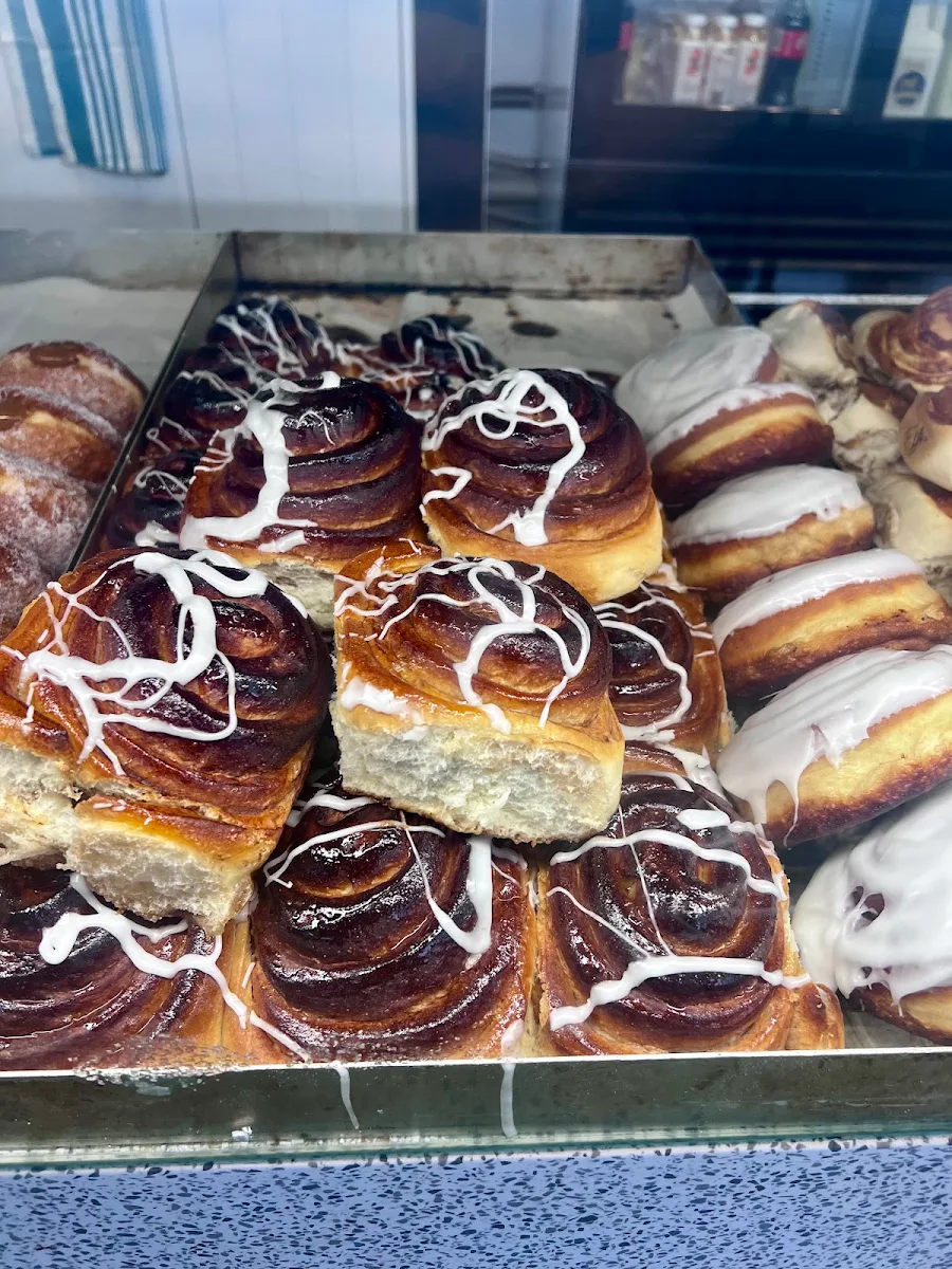 Cinny Scrolls, Grain Bakery