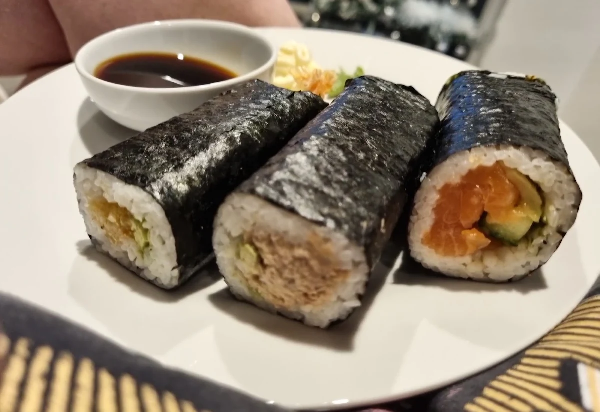 Tuna Roll Tempura Prawn Salmon