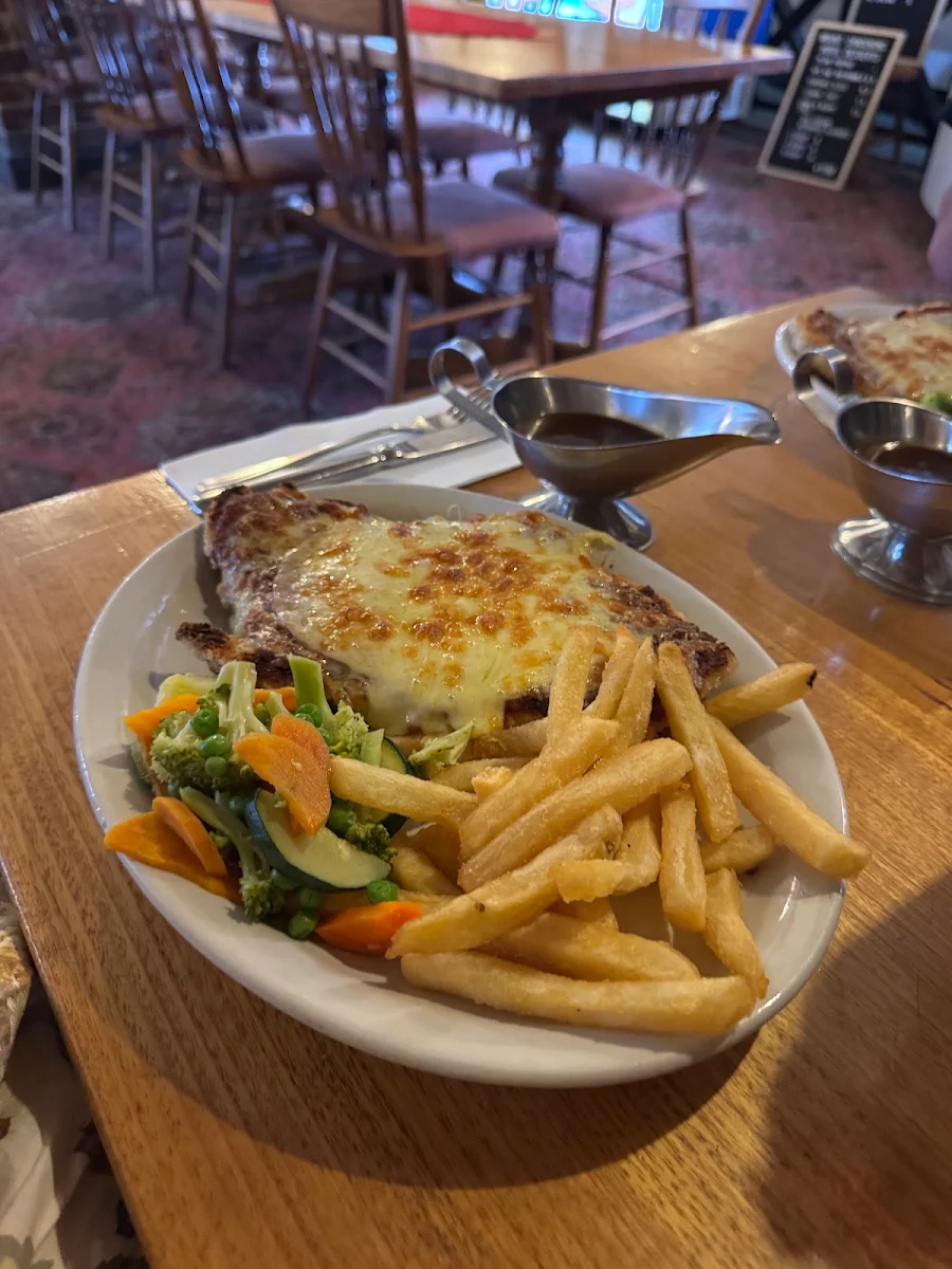 Highlights, Mount Dandenong Hotel