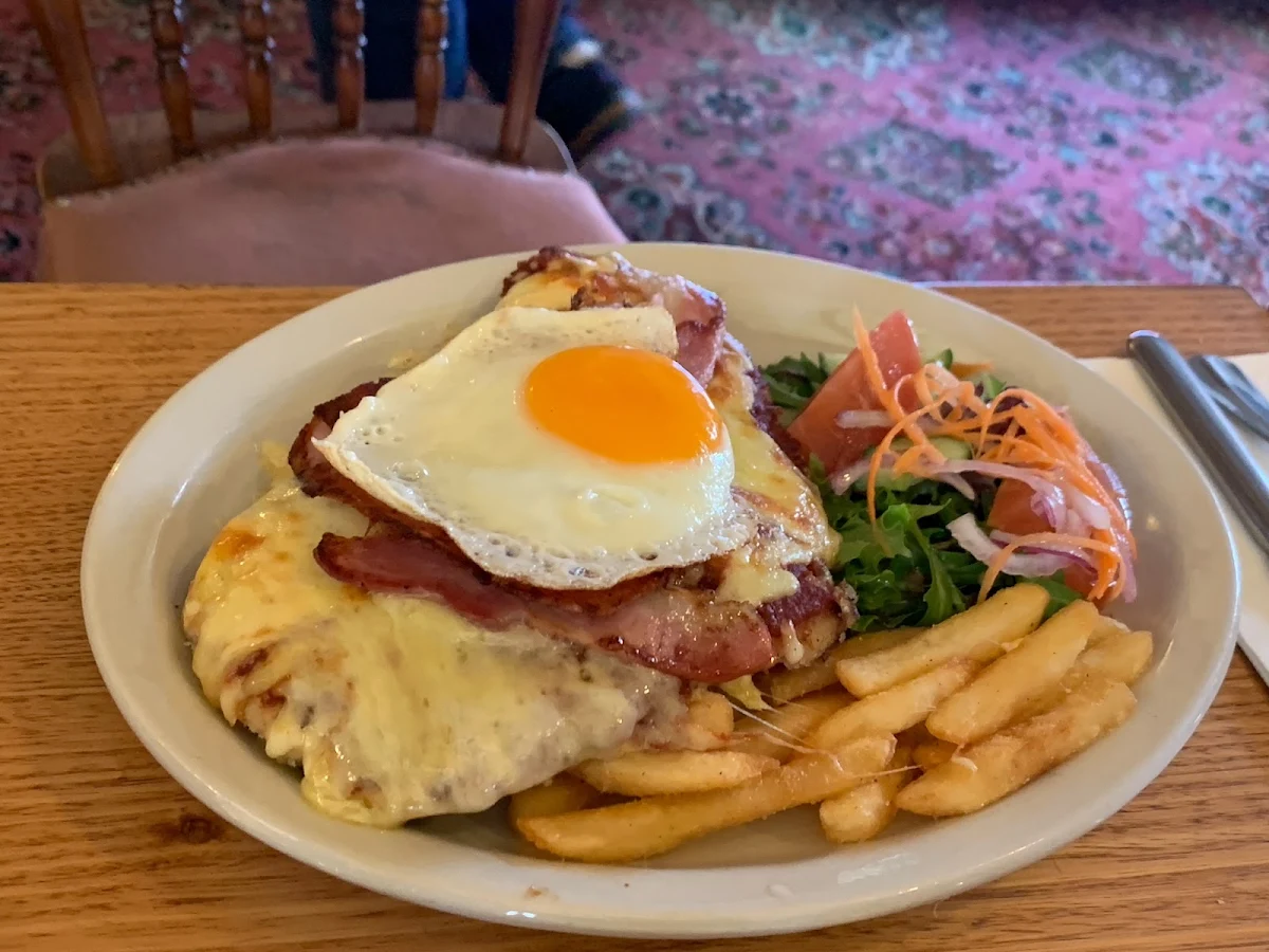 Highlights, Mount Dandenong Hotel