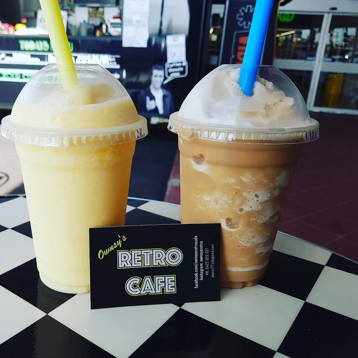 Highlights, Ownsys Retro Cafe