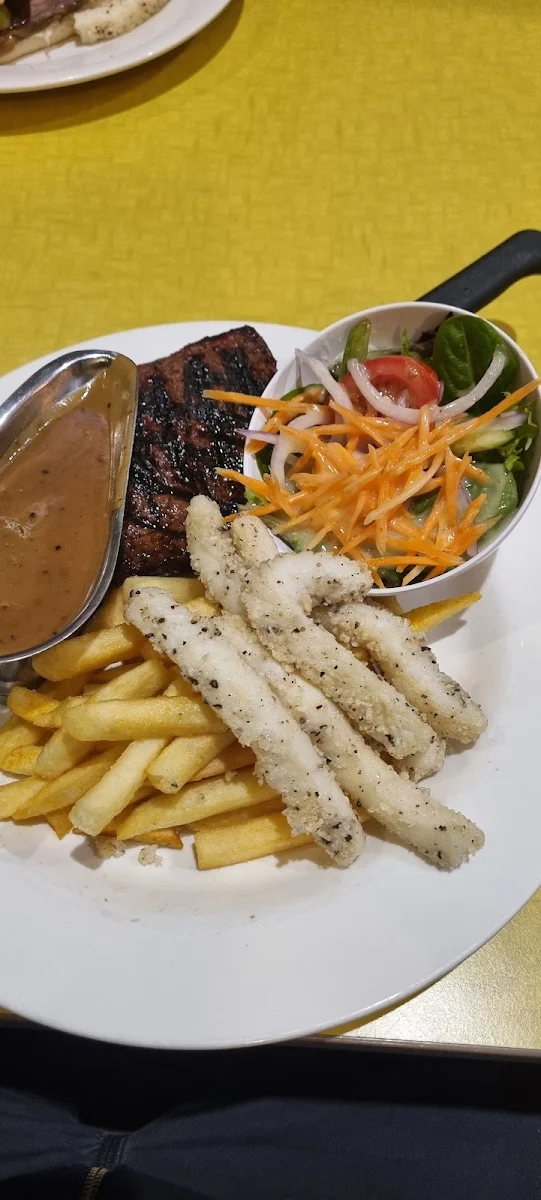 Highlights, Glengala Hotel