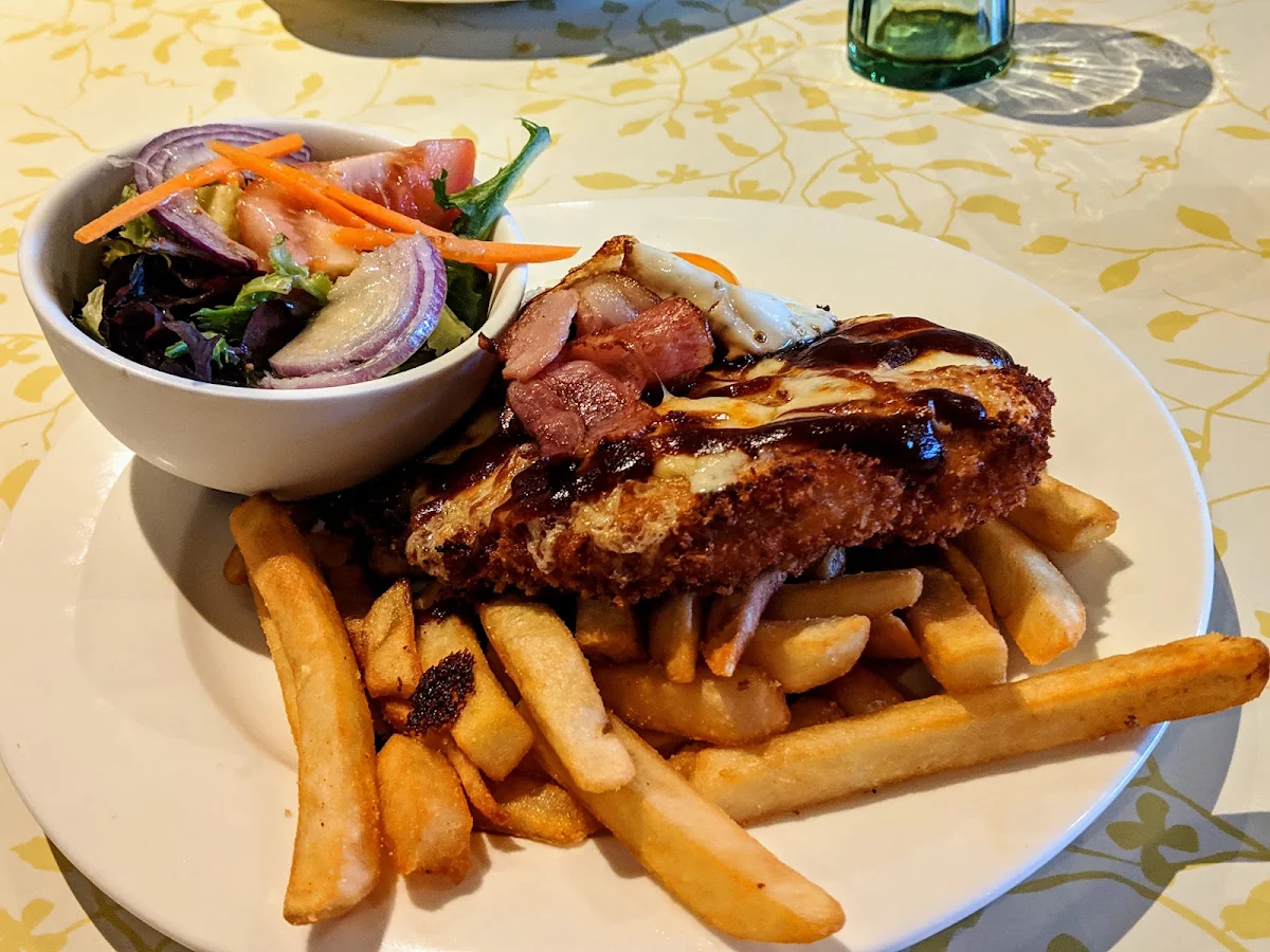 Highlights, Glengala Hotel