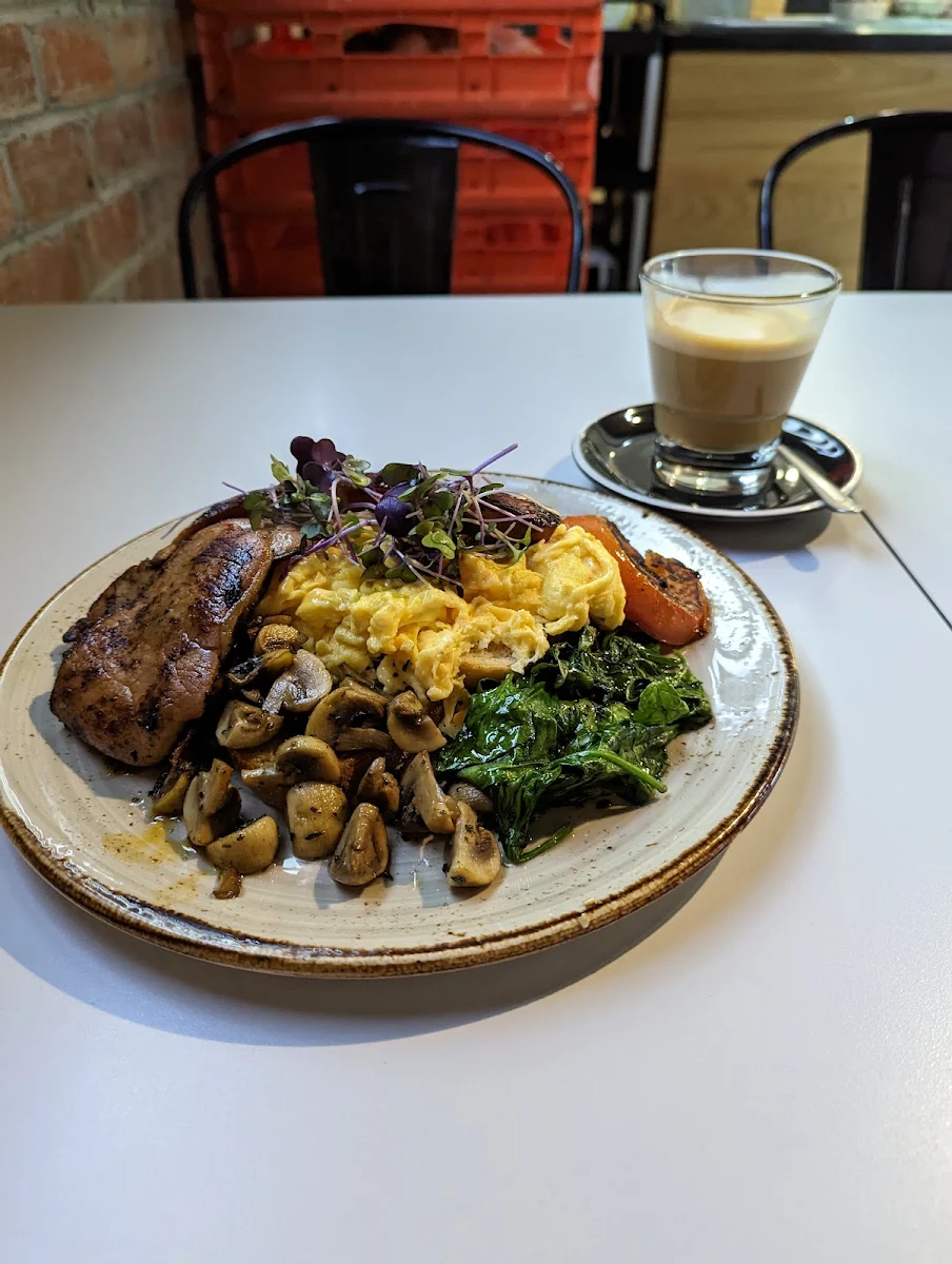 Big Breakfast, Cafe Safi