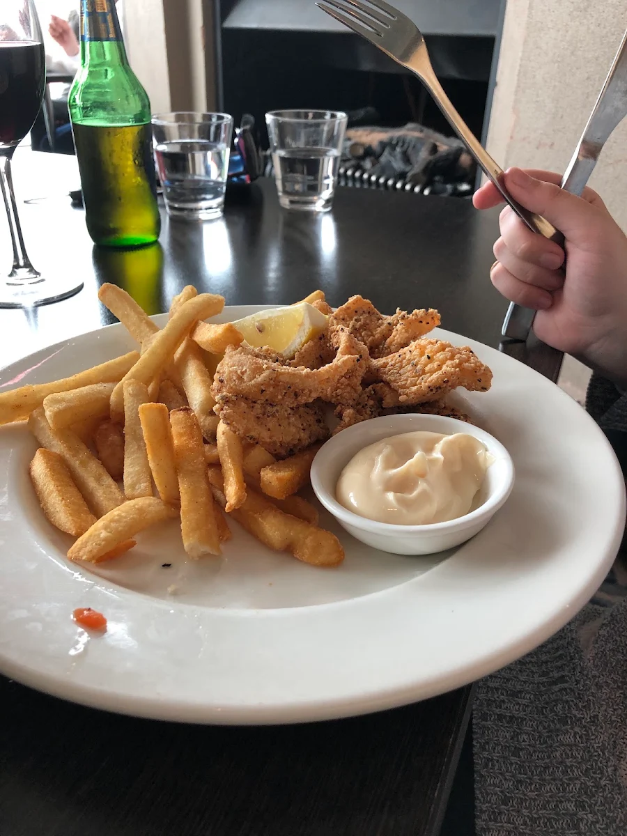 Pale Ale Battered Barra, Victoria Hotel