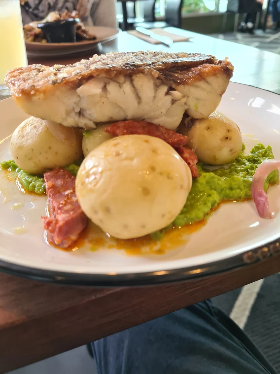 Salmon, Victoria Hotel