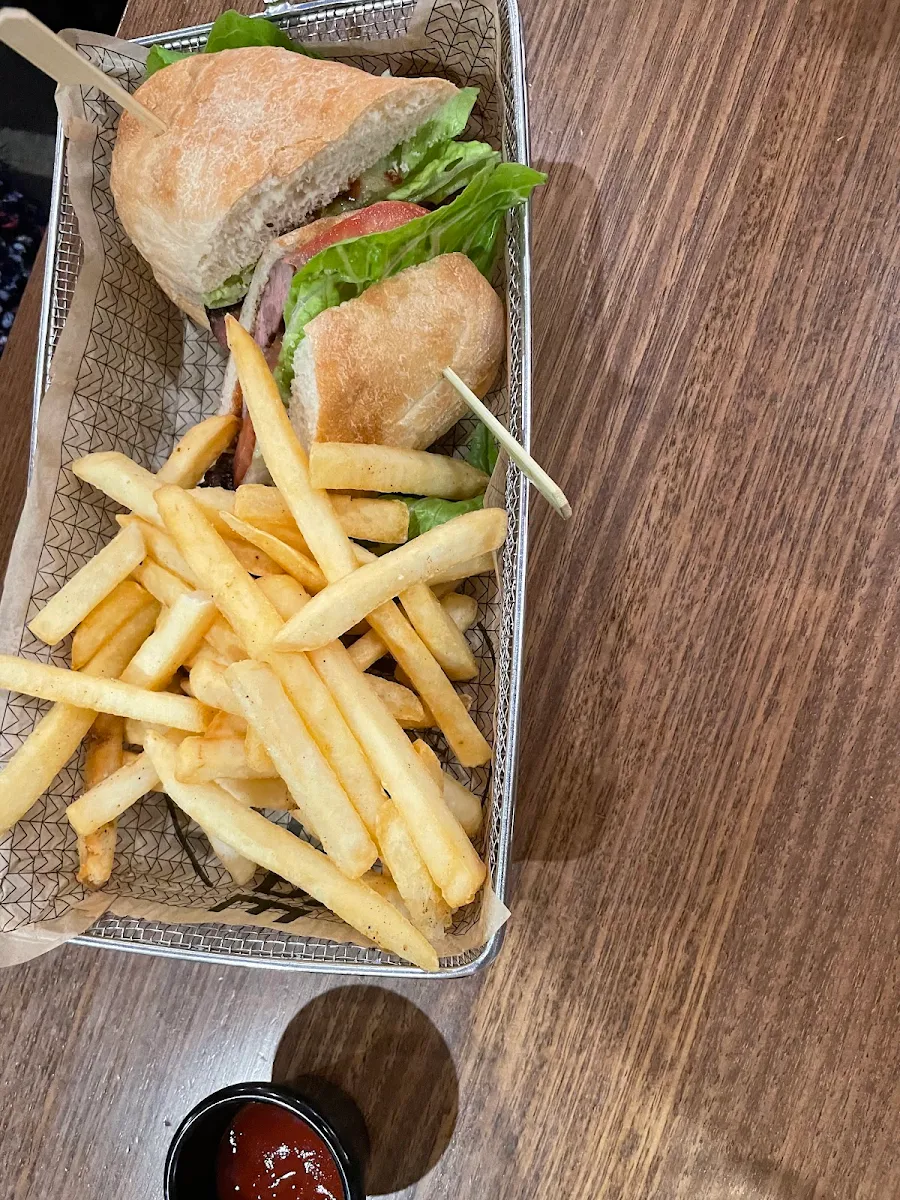 Steak Sandwich, Victoria Hotel