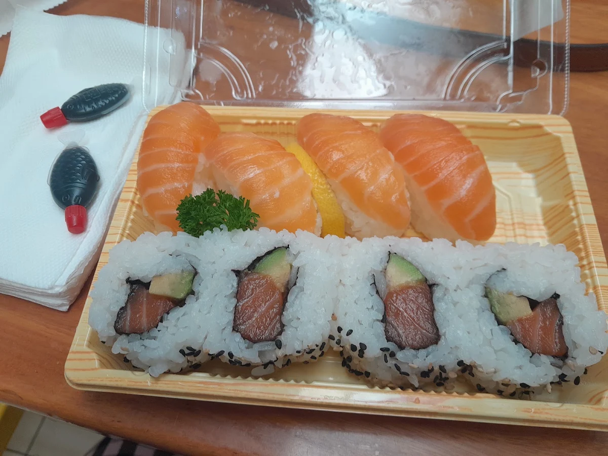 Salmon Sashimi, Sushi Hub Uptown