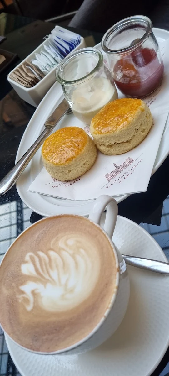 Devonshire Tea, The Bar