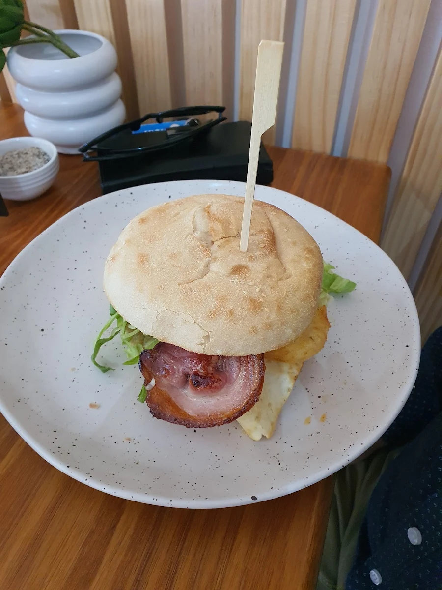 Breakfast Burger, Jambinu- Formally Piper Lane Cafe
