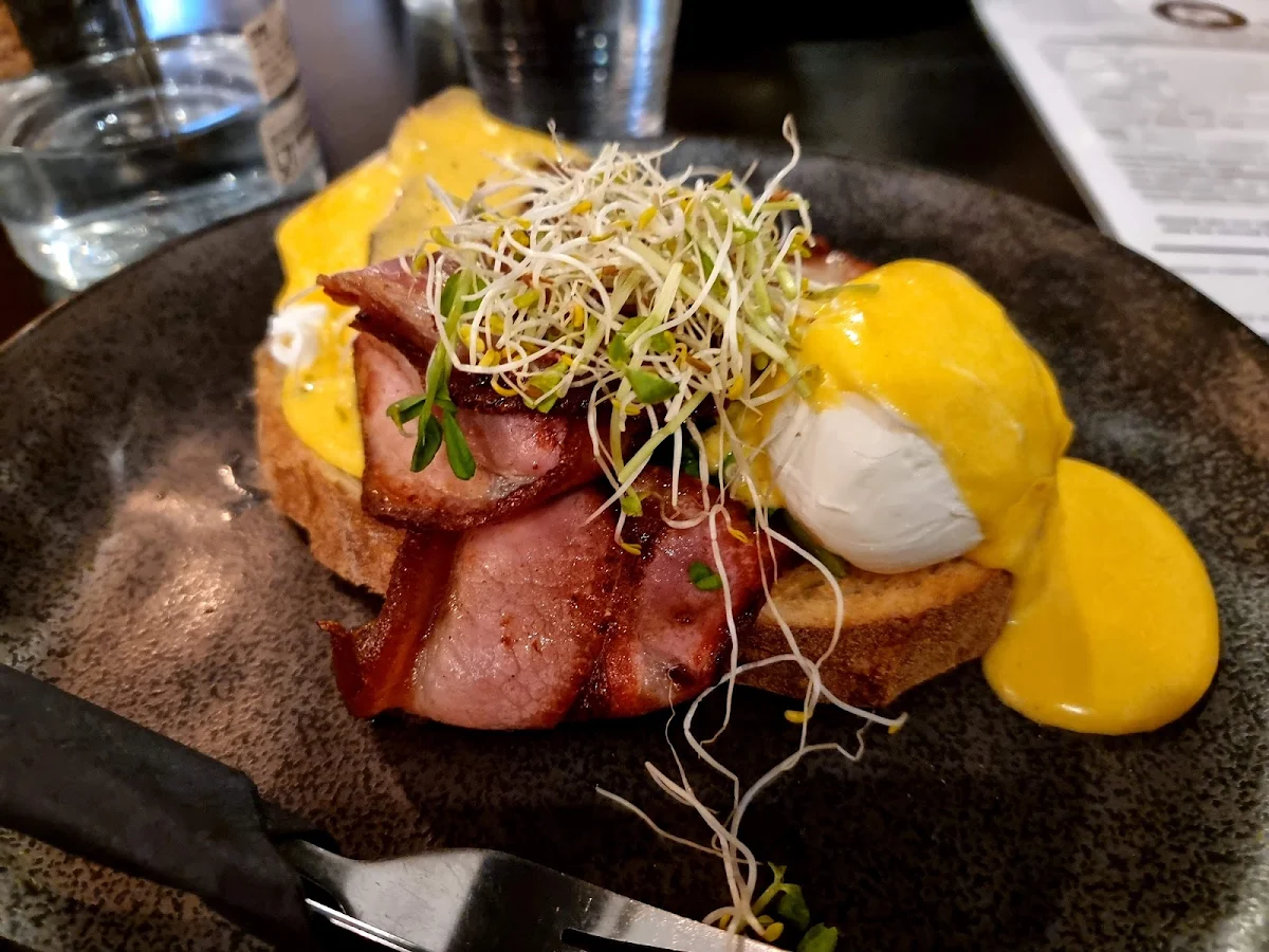 Eggs Benedict, Jambinu- Formally Piper Lane Cafe