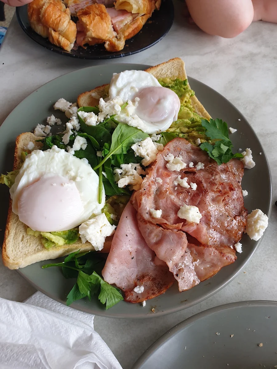 Smashed Avocado with Poached Egg