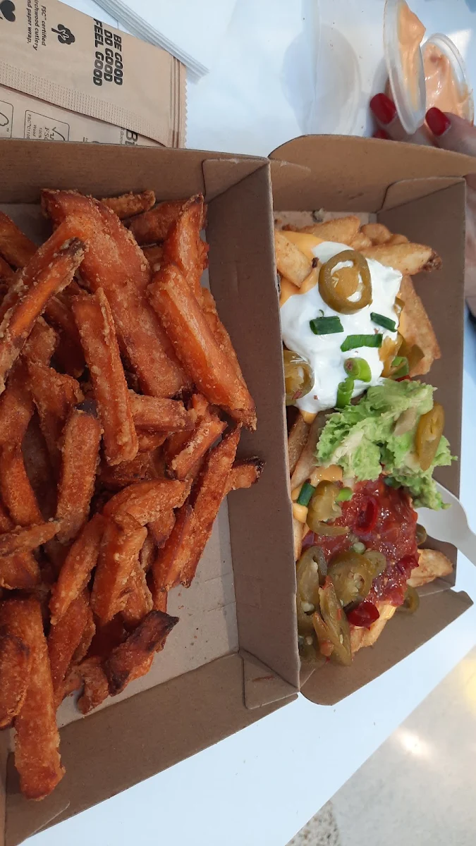 Loaded Nachos Chips, Schnitz Airport West