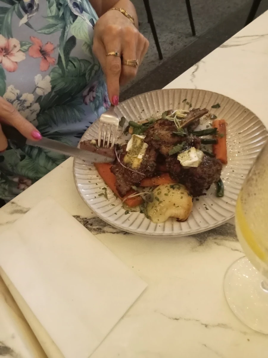 Lamb Cutlets, Lemoncello's Cairns
