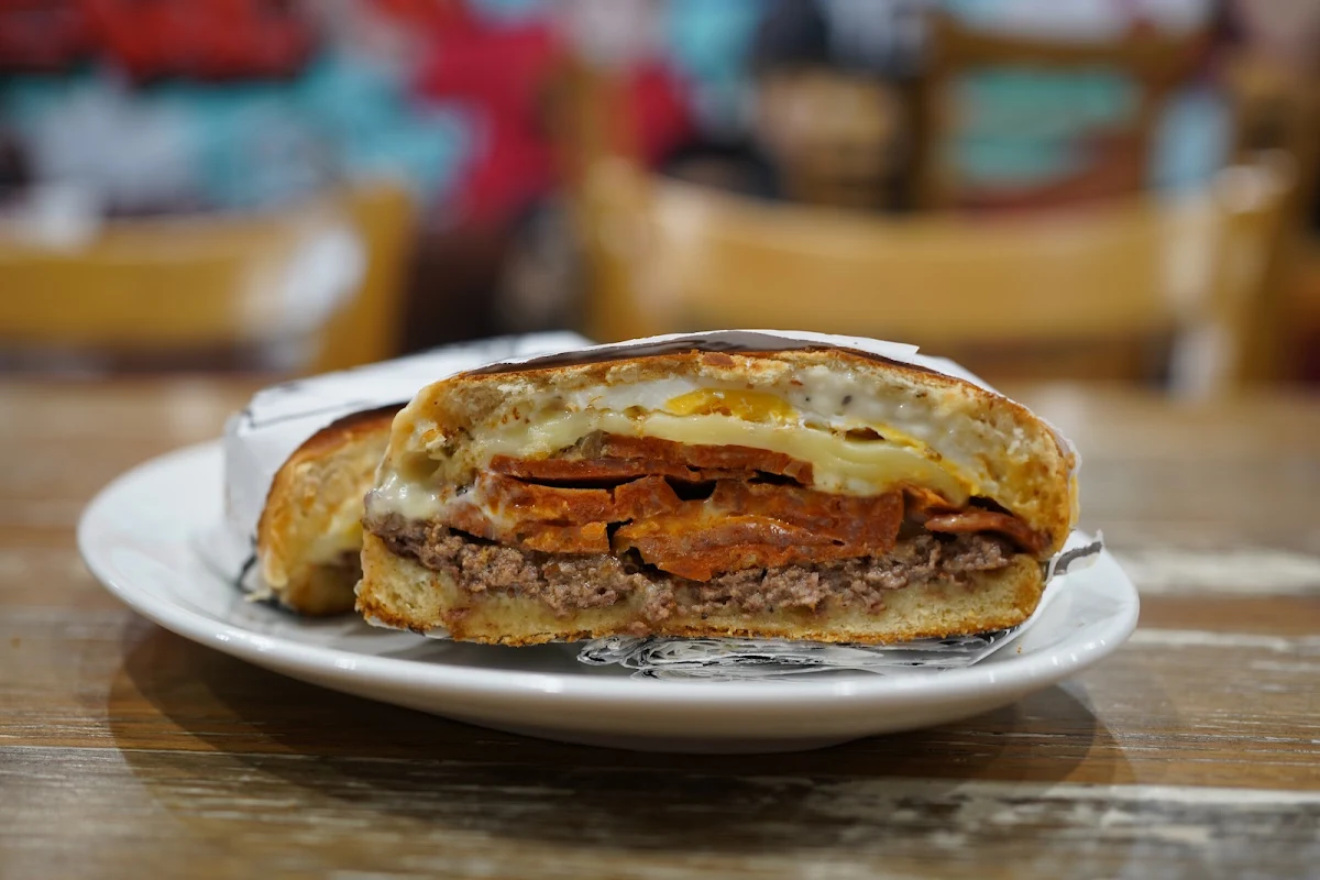 Highlights, BrOz Burgers