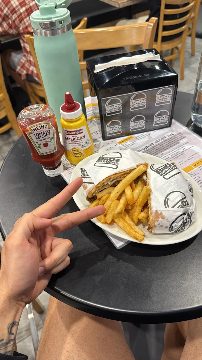 Highlights, BrOz Burgers