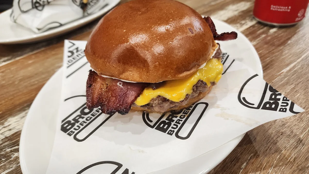Highlights, BrOz Burgers