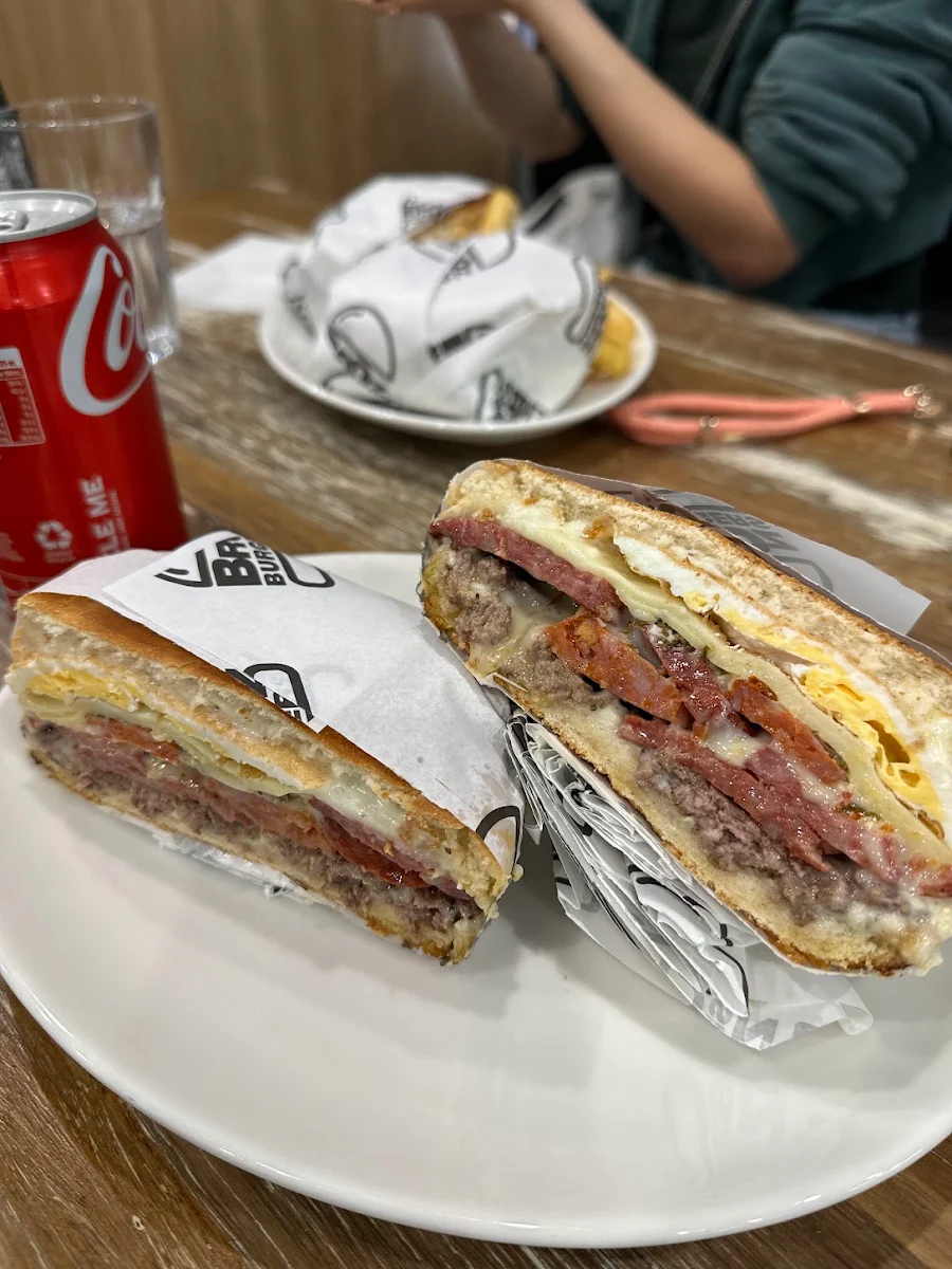 Highlights, BrOz Burgers