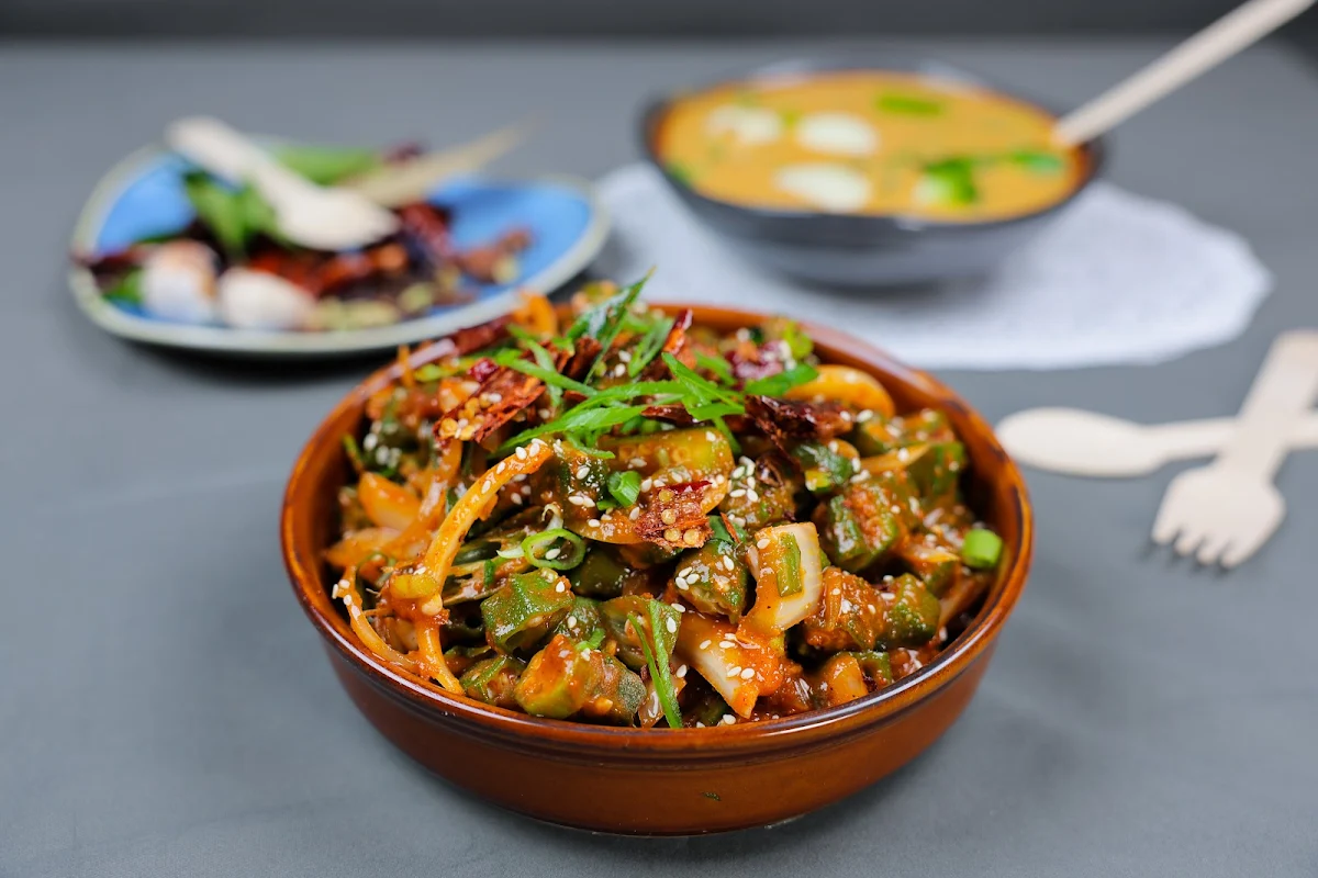 Highlights, Chilli India Cloud Clayton